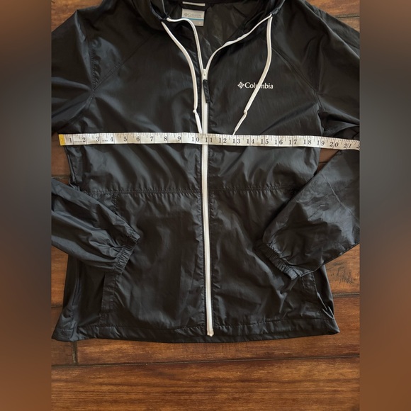 Like New Columbia Zip Up Black Jacket with White Logo - Picture 1 of 4